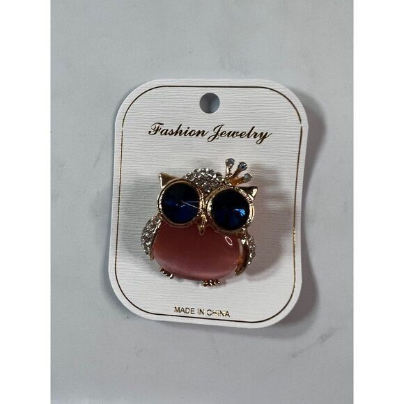 Sweet Owl Pin/Brooch w/ Large Blue Eyes. Blue & Pink. 1 1/2" x 1 1/4". - Picture 3 of 8